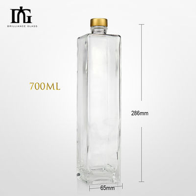 Botella de vidrio de vodka transparente de forma cuadrada de 750 ml con el logotipo del cliente aceptable