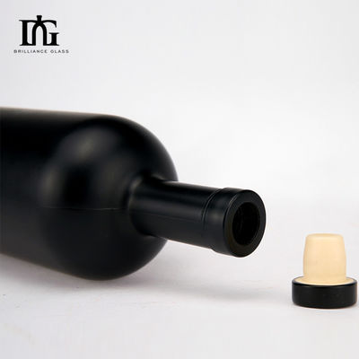 OEM/ODM aceptable Botella de vidrio de ginebra de rum de forma clásica con tapa de madera 500 ml 750 ml