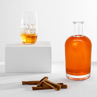 Botella de vidrio de capacidad personalizada para bebidas alcohólicas Tequila Vodka Brandy Whisky Rum Gin Liquor 500ml/700ml/750ml
