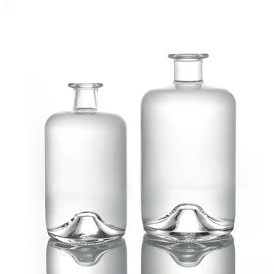 Botella de vidrio de capacidad personalizada para bebidas alcohólicas Tequila Vodka Brandy Whisky Rum Gin Liquor 500ml/700ml/750ml