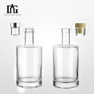 Botella de vidrio aceptable para bebidas alcohólicas 500 ml 750 ml de ron vodka whisky botella de ginebra
