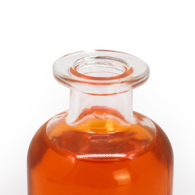 Material del cuerpo de vidrio Botella transparente de licor con corcho 500 ml 750 ml botellas personalizadas