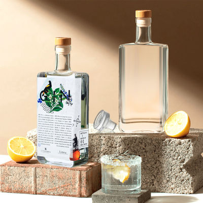 OEM/ODM Aceptable Botella de vidrio de vino cuadrada de 50 ml 100 ml 200 ml 500 ml para brandy vodka whisky