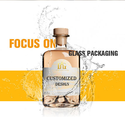 Jugo Logotipo personalizado Botella de whisky de vidrio con corcho en caja de regalo superficie grabada