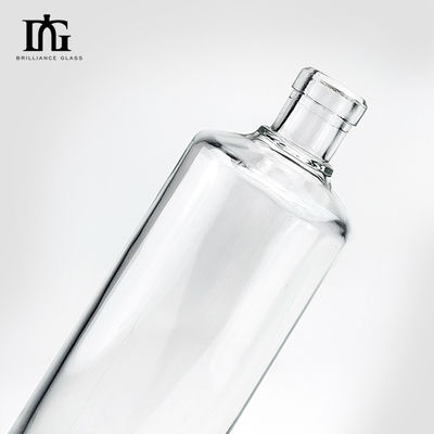 OEM/ODM Super Flint Material Vidrio Vodka Whisky Rum Botella de alcohol con tapa de tornillo de corcho