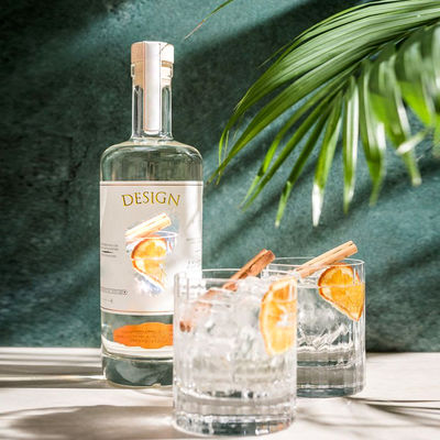 Base de vidrio de forma personalizada 500 ml 700 ml 750 ml Botella de gin de 1 litro para licor
