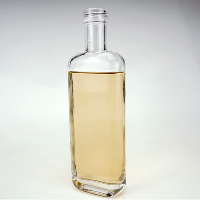 Botella de whisky de vodka de 700 ml con tapa de tornillo y logotipo grabado