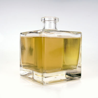 Grabado Custom 750ml Botella de vidrio cuadrada para el vino de frutas whisky vodka brandy ron gin