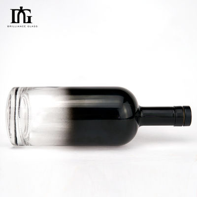 Collar de vidrio Gradiente Medio aerosol Botella de vodka redonda corta con tipo de sellado de corcho