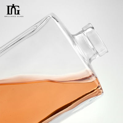 Botella de vidrio transparente de 500 ml de alto cuadrado para refrescos de corcho personalizado Vodka Whiskey botella de brandy