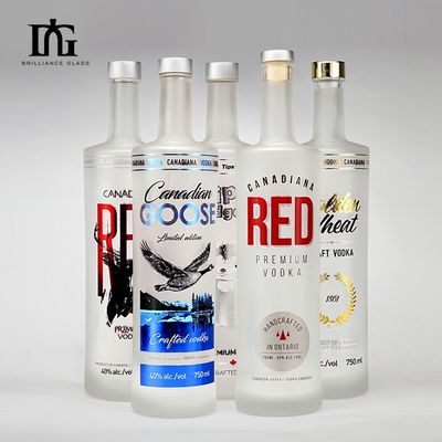750 ml de cilindro de cuello largo de vidrio pintado de color azul licor whisky botella de vodka para bebidas