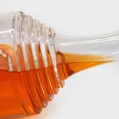 Botella de vidrio de diseño exclusivo de 200 ml personalizada para ron, whisky, vodka y corcho