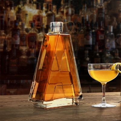 Botella de alcohol de gran capacidad de 700 ml, venta al por mayor, forma de letra, botella de vidrio de licor