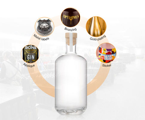 Otras bebidas personalizadas para mujeres Forma corporal 600ml Ron Vodka Botella de vidrio de whisky con OEM / ODM