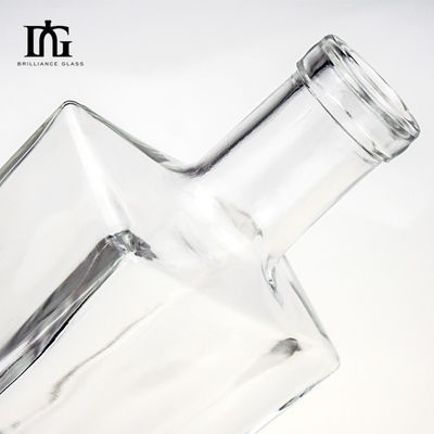 Acceptable OEM/ODM 700ml Botella de vidrio de forma cuadrada para whisky Gin Vodka Spirit Selección