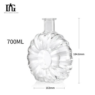 Material de cuello de vidrio Custom Moon Shape 700ml Botella de ron para licores y bebidas