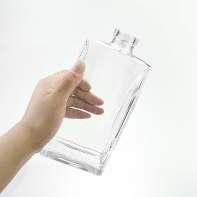 Embalaje personalizado Vidrio de recarga vacío Botella de perfume de 500 ml con grabado y pintura