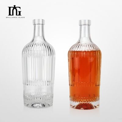 Logotipo aceptable Botella de vodka de vidrio transparente de 700 ml con corcho y tapa de tornillo