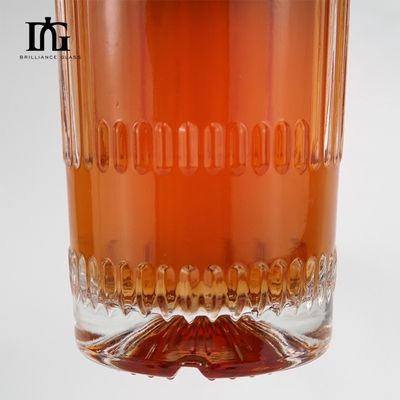 Logotipo aceptable Botella de vodka de vidrio transparente de 700 ml con corcho y tapa de tornillo