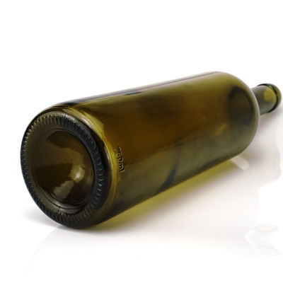Botella de vidrio de 750 ml de color primordial para bebidas espirituosas de vino tinto de forma redonda de color verde con tapa de corcho