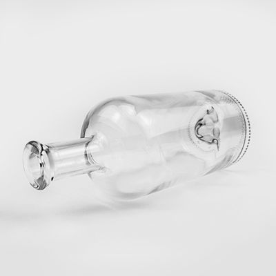 Botella de vidrio de 750 ml con superficie de grabado y tapa de corcho perfecta