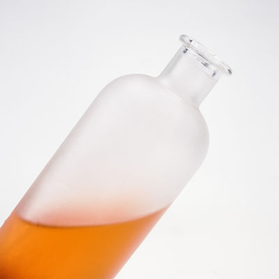 Botella de vidrio helado de 200 ml 500 ml 700 ml 750 ml para vodka y vino espirituoso OEM / ODM aceptable