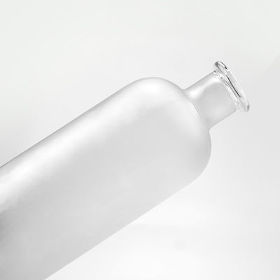 Botella de vidrio helado de 200 ml 500 ml 700 ml 750 ml para vodka y vino espirituoso OEM / ODM aceptable
