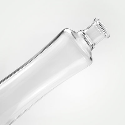 Botellas de tequila de vidrio de 500 ml con tapas de corcho y material de cuello de vidrio