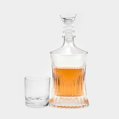 Elegante vidrio de vino tinto vidrio de vodka licor degustación de whisky decantador con tapa de vidrio