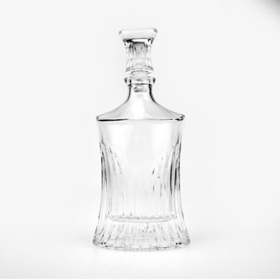 Elegante vidrio de vino tinto vidrio de vodka licor degustación de whisky decantador con tapa de vidrio