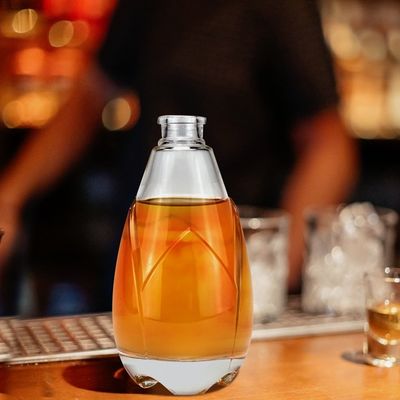 Aceitable OEM/ODM Botella de ginebra de vidrio de 500 ml con serigrafía