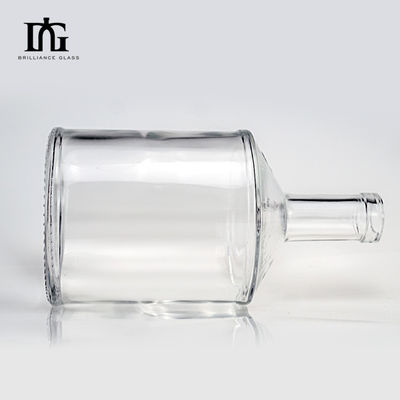 Botella de vidrio de etiqueta personalizable para licores y bebidas de 700 ml de material de cuerpo transparente
