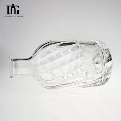 Tipo de sellado CORK 500 ml de grabado botella de vidrio de forma única para bebidas alcohólicas de ron Gin