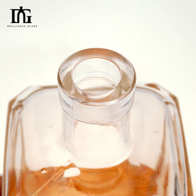 Material del cuerpo Vidrio 500ml 750ml Forma cuadrada Botella de vino vacía para whisky Vodka ron