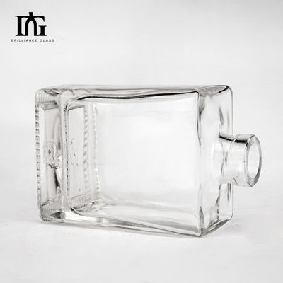 500 ml/700 ml/750 ml Capacidad Clásica Cubo de forma cuadrada Vidrio de whisky Brandy Botella de vodka