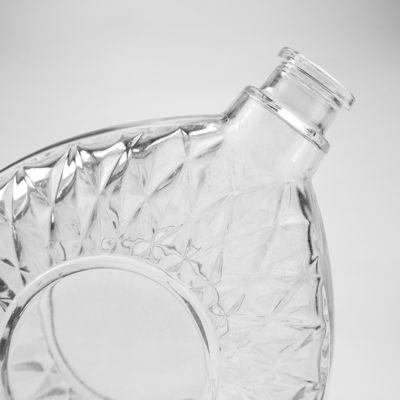 Bebidas industriales Botella de vidrio de 500 ml para whisky claro y duradero
