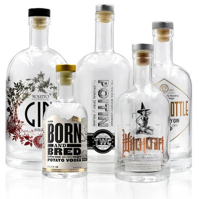 Botella de licor de vidrio de 750 ml con logotipo en relieve y logotipo del cliente aceptable