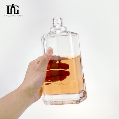 Botella de vidrio de 500 ml para vodka whisky gin brandy tipo de sellado CORK licores y bebidas