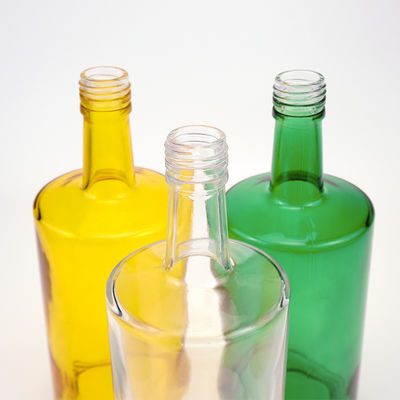 Botella de vidrio de hombro plano para licores y bebidas personalizada 500 ml 750 ml