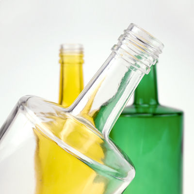 Botella de vidrio de hombro plano para licores y bebidas personalizada 500 ml 750 ml