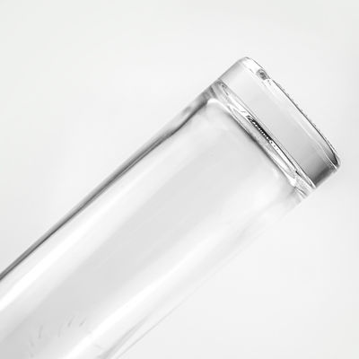 Botella de vidrio redonda clara de 750 ml con tapón de corcho para brandy Gin ron vodka tequila licor