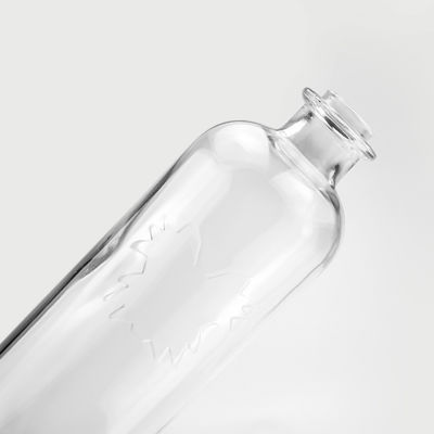 Botella de vidrio redonda clara de 750 ml con tapón de corcho para brandy Gin ron vodka tequila licor