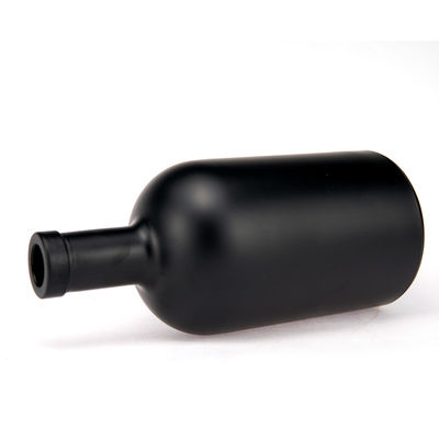 Botella de vidrio de vodka bordeaux personalizada de 500 ml con manipulación de superficie de pintura