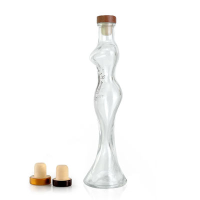 Botella de forma de mujer clara para licores y bebidas Botella de vidrio grabado 700ml