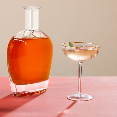 Bebidas industriales Botella de vidrio vacía a medida para whisky Vodka Liquor 500-750ml