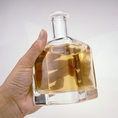 Conjunto de botellas de whisky de vidrio cuadrado a medida 5CL 500ML 750ML Vial congelado Base de material vidrio