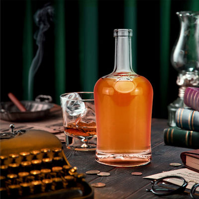 Logotipo del cliente aceptable Botella de vidrio de licor transparente para vodka whisky ron gin personalizado