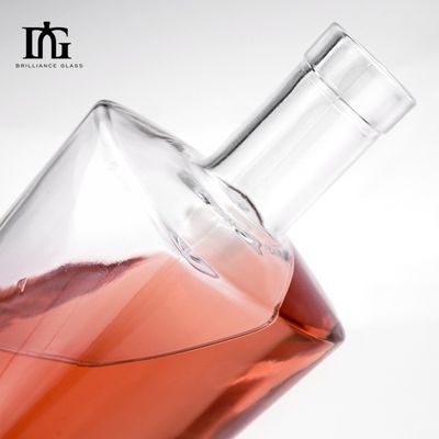 Botella de vino de vidrio aceptable OEM/ODM con tapa de corcho y caja de embalaje Capacidad 500 ml