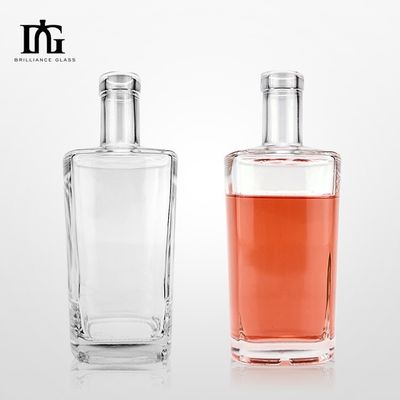 Botella de vino de vidrio aceptable OEM/ODM con tapa de corcho y caja de embalaje Capacidad 500 ml