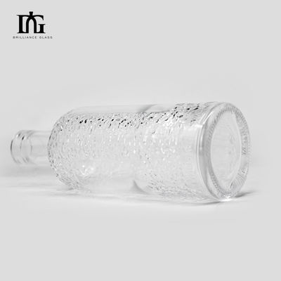 Forma única 500 ml 700 ml Botella de vidrio de jugo de whisky con sello de tipo CORK